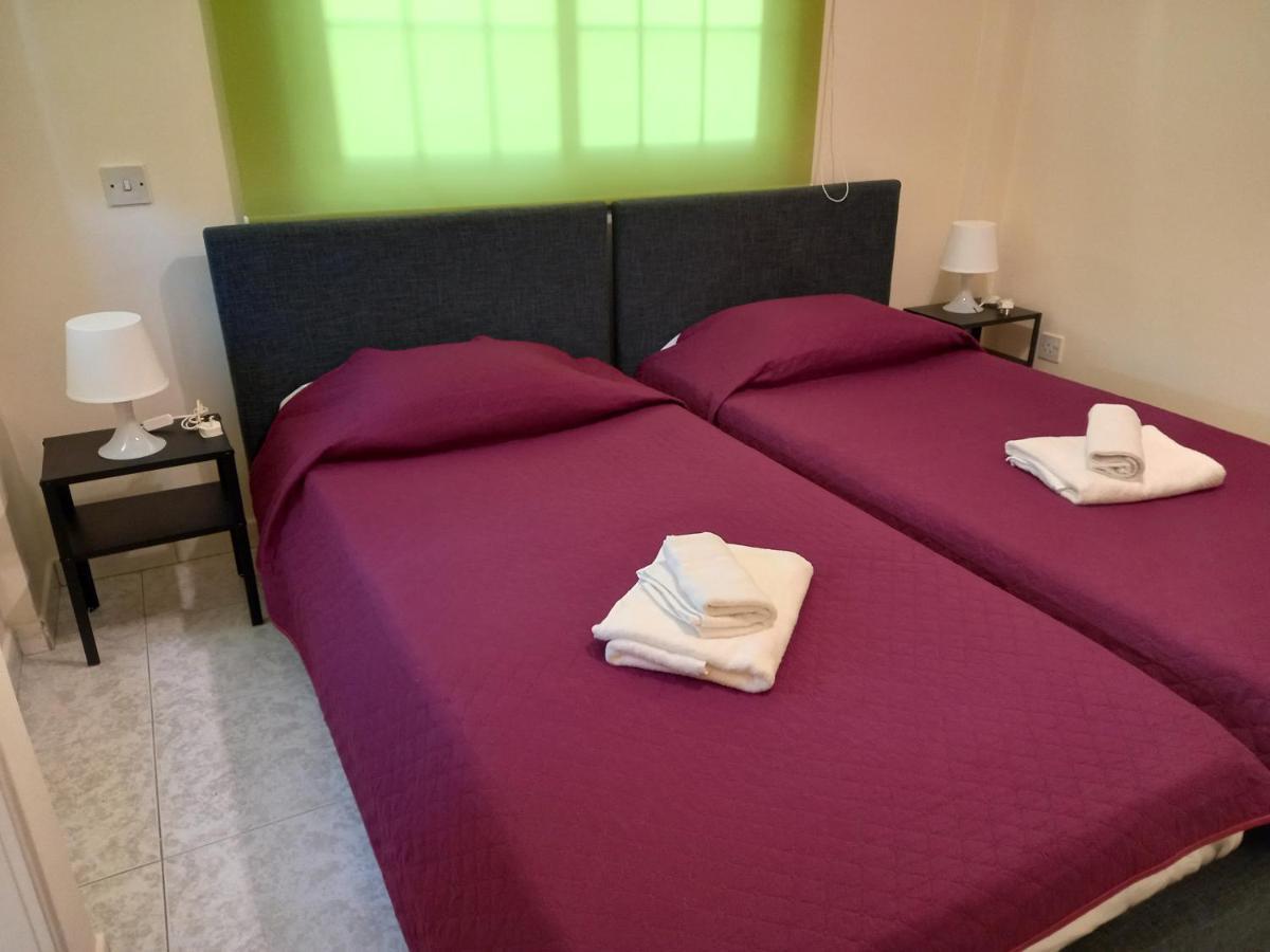 2 Bedroom Apartment Near Finikoudes Lárnaka Kültér fotó